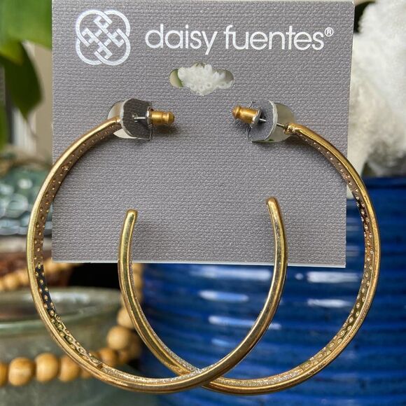 Gold Etched C Hoops Daisy Fuentes Fashion Earrings - Picture 3 of 8